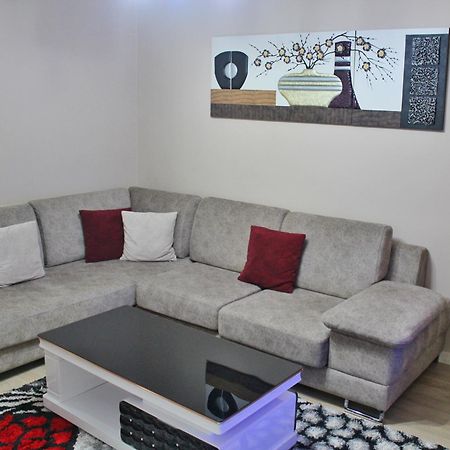 Essy'S Apartment Korce Exterior photo